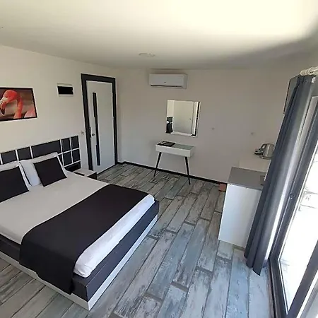 Hotel Wb Weekend And 3*
