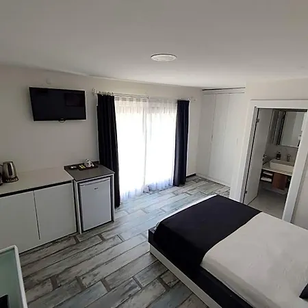 Hotel Wb Weekend And 3*